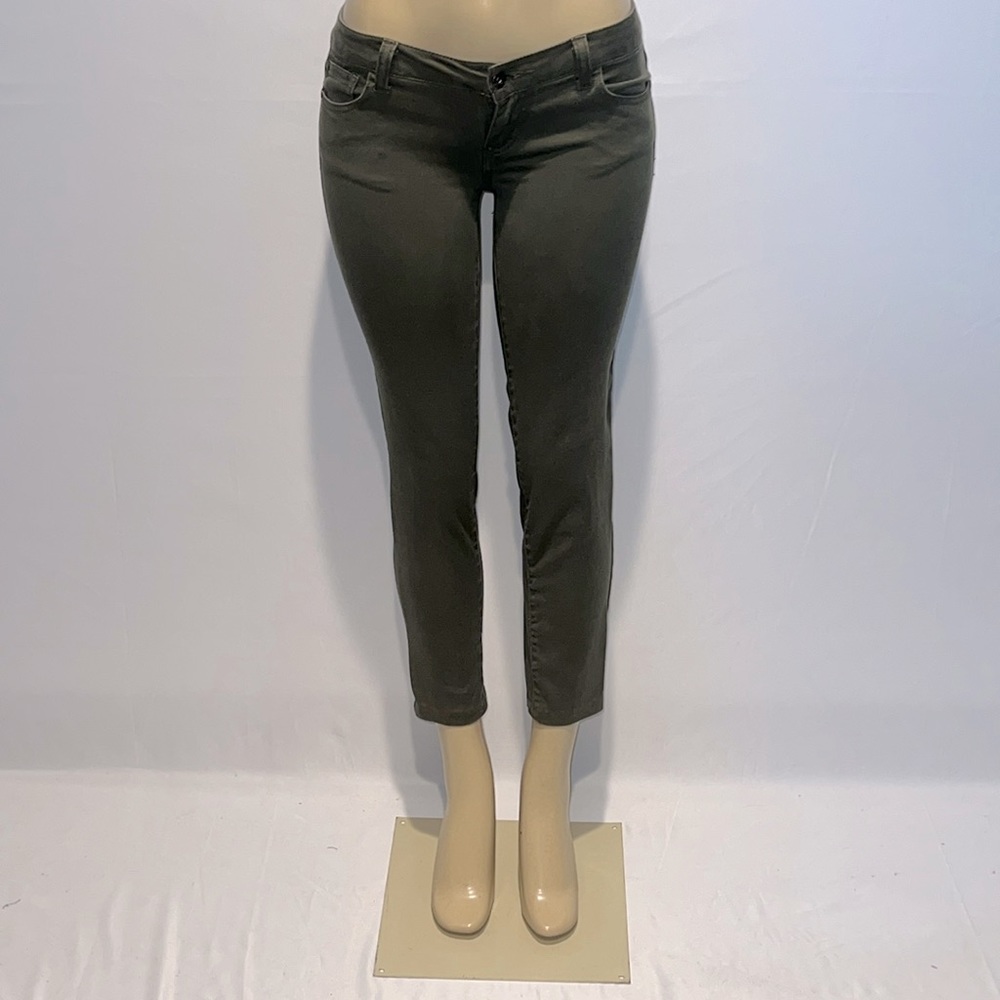 Celebrity Pink Low Rise Cropped Ankle Pants in Army Green!